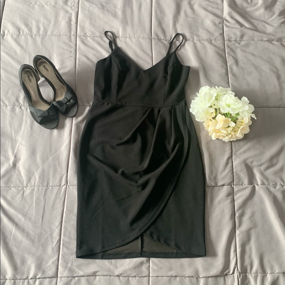 Black body-con dress
